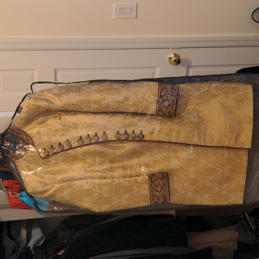 Men's sherwani